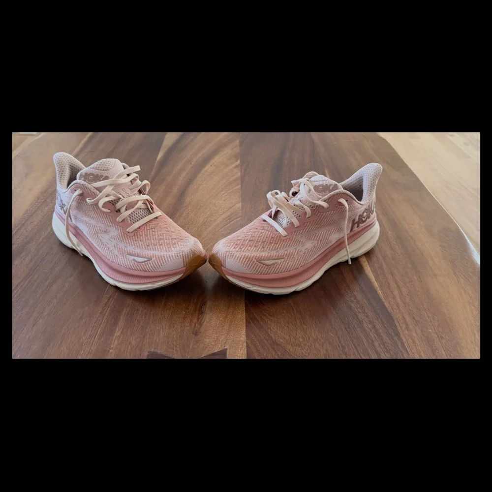 Hoka Clifton 9 Running Shoe Women’s 8.5 M - Picture 2 of 5